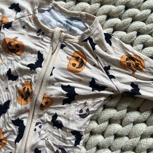 Ollie’s Day 3-6m bamboo Halloween zippy